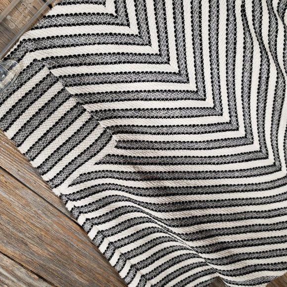 Loft XS Women's Gray Cream Black Striped Flippy Swing Mini Skirt - Picture 3 of 6